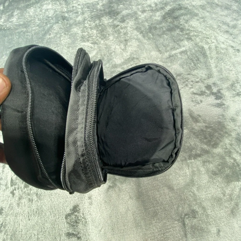 Case‎ Logic Waist Bag Black Fanny Pack Adjustable Strap Travel Utility Pouch